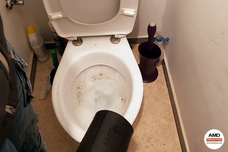 Débouchage WC toilette bouchée Urgent Pas cher - Plombier Luxembourg